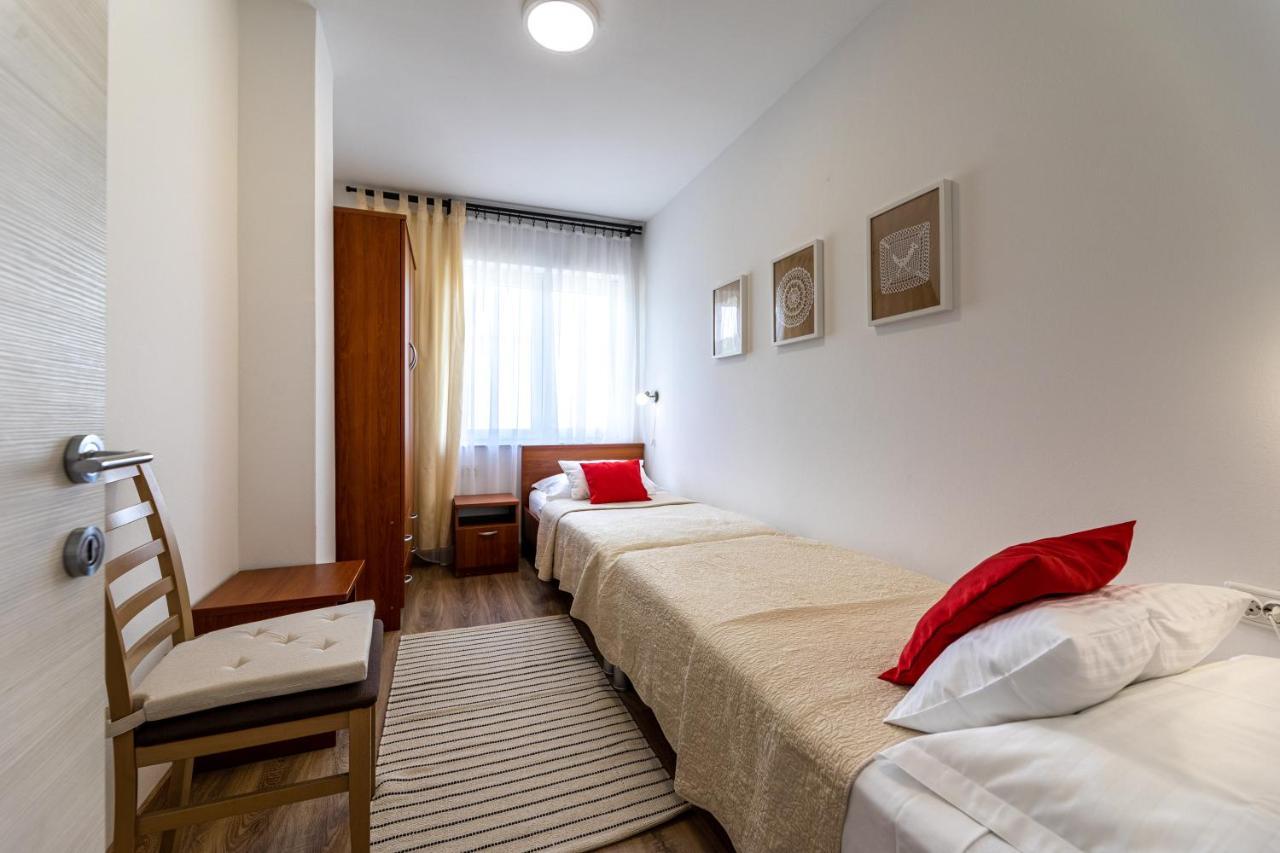 Apartments Maja And Sanja バスカ エクステリア 写真